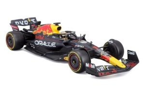 Macheta masinuta Bburago FORMULA 1 1/24 ORACLE Red Bull cu casca Team #1 Max Verstappen 28026/1 - Img 3