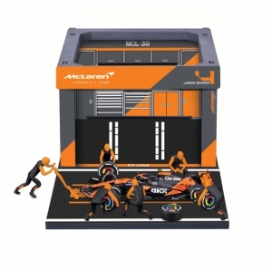 Macheta Bburago 1:43 Formula Pit Pass – McLaren F1 MCL38 #4 Lando Norris Bb38451/4