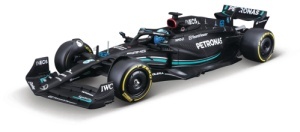 Macheta masinuta Bburago FORMULA 1 1/24 Mercedes AMG F1 Team #63 George Russel cu casca 28028/63