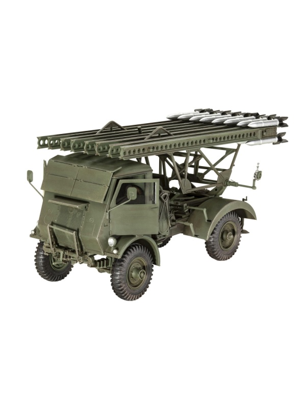 Macheta militara lansator rachete BM-13-16 on W.O.T. 8 chassis