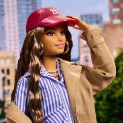 BARBIE SIGNATURE SAPTAMANA MODEI LA NEW YORK PAPUSA BARBIE - Img 9