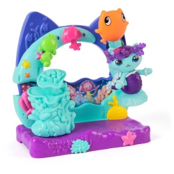 GABBYS DOLLHOUSE FILMUL SET BALCONUL ACVARIU SI FIGURINA MERCAT - Img 3