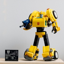 LEGO ICONS TRANSFORMERS BUMBLEBEE 10338 - Img 2