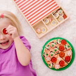 MELISSA AND DOUG SET DE JOACA DIN LEMN PETRECERE CU PIZZA - Img 3