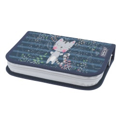 PENAR ECHIPAT 34 PIESE CU 2 CLAPE, INCLUDE ARTICOLE DE COLORIAJ, ARTICOLE PENTRU SCRIS SI STERS, FERMOAR ASCUNS, INTERIOR TEXTIL, DIMENSIUNE 13.5 X 19.5 X 3.5 CM, MOTIV CHILL CAT
