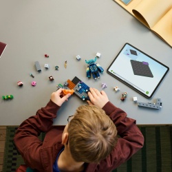LEGO MINECRAFT INTALNIREA CU TEMNICERUL 21274 - Img 3