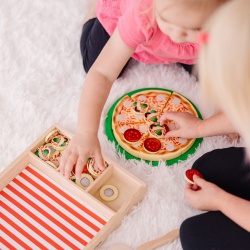 MELISSA AND DOUG SET DE JOACA DIN LEMN PETRECERE CU PIZZA - Img 4