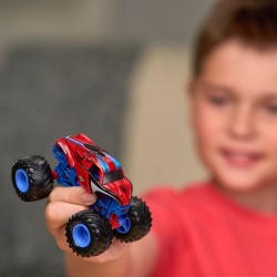 MONSTER JAM MARVEL SET UIMITORUL SPIDER MAN BATALIA DIN ORASUL OMULUI NISIP - Img 5