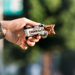 Barebells Protein Bar Baton Proteic Cu Aroma De Biscuiti Si Frisca, 55g - Img 3
