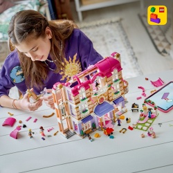 LEGO FRIENDS GRAND HOTEL DIN ORASUL HEARTLAKE 42704 - Img 5