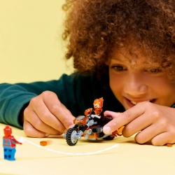 LEGO MARVEL OMUL PAIANJEN VS CALARETUL FANTOMA PE MOTOCICLETA 76335 - Img 4