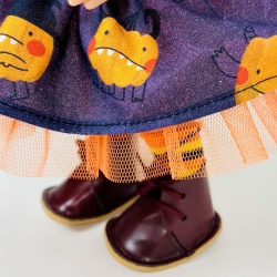 Papusa Nines D'Onil, Mia Halloween, cu miros de vanilie, 30 cm (2024) - Img 3