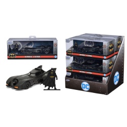 JADA DC SET FIGURINA BATMAN SI MASINUTA METALICA BATMOBILE SCARA 1 LA 32