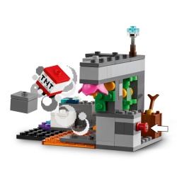 LEGO MINECRAFT INTALNIREA CU TEMNICERUL 21274 - Img 7