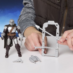 STAR WARS MANDALORIAN SI GROGU ACTION VERSE SET FIGURINA MANDALORIANUL SI ACCESORII - Img 2