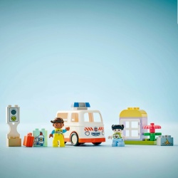LEGO DUPLO AMBULANTA SI SOFER 10447 - Img 6