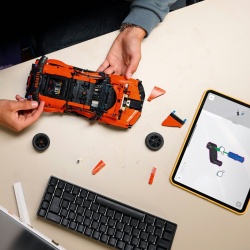 LEGO TECHNIC HIPERMASINA BUGATTI CHIRON PUR SPORT 42222 - Img 5