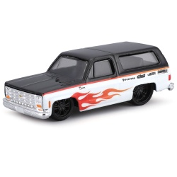 MAISTO DESIGN ELITE TRANSPORT SET CAMION CU RAMPA COE FLATBED SI MASINUTA CHEVROLET K5 BLAZER 1979 SCARA 1 LA 64 - Img 6