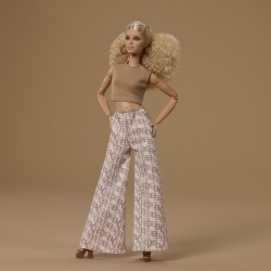 BARBIE SIGNATURE PAPUSA BARBIE BASIC MODEL 07 BLONDA - Img 8