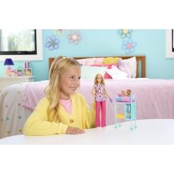 BARBIE YOU CAN BE ANYTHING PAPUSA DOCTOR PEDIATRU CU ACCESORII - Img 3