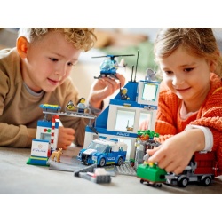LEGO CITY SECTIE DE POLITIE 60316 - Img 4