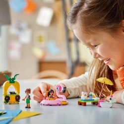 LEGO FRIENDS PETRECERE LA PISCINA CU UNICORNUL SI FLAMINGO 42658 - Img 4