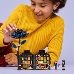 LEGO WEDNESDAY FLOARE DE DALIE NEAGRA 76784 - Img 4