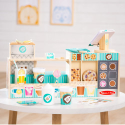 Set de joaca din lemn cu accesorii Ne jucam de-a Cafeneaua - Barista - Img 3