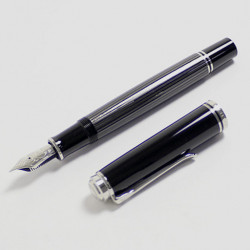 Stilou Pelikan Souveran M805 Streseman F, penita aur 18K, accesorii placate cu aur, corp negru/dungi - Img 4