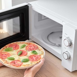 CUPTOR CU MICROUNDE 20L 700W SENCOR - Img 4