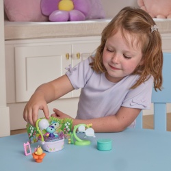 GABBYS DOLLHOUSE FAIRYLANDIA SET DE JOACA BAIA MAGICA A PISICII MERCAT CU FIGURINE SI ACCESORII - Img 5