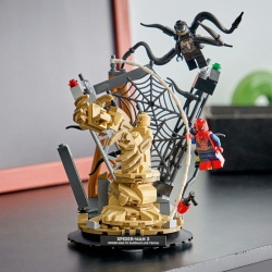 LEGO MARVEL BATALIE MEMORABILA OMUL PAIANJEN VS SANDMAN 76334 - Img 2