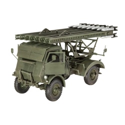 Macheta militara lansator rachete BM-13-16 on W.O.T. 8 chassis