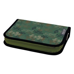 PENAR ECHIPAT 34 PIESE CU 2 CLAPE, INCLUDE ARTICOLE DE COLORIAJ, ARTICOLE PENTRU SCRIS SI STERS, FERMOAR ASCUNS, INTERIOR TEXTIL, DIMENSIUNE 13.5 X 19.5 X 3.5 CM, MOTIV GREEN ARMY