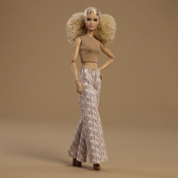 BARBIE SIGNATURE PAPUSA BARBIE BASIC MODEL 07 BLONDA - Img 9