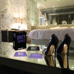 JOC DE CARTI DARK DECK DIRTY COUPLES IN LIMBA ROMANA - Img 3