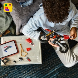 LEGO TECHNIC MOTOCICLETA DUCATI DESMO 450 MX VERSIUNEA DE UZINA 42238 - Img 6
