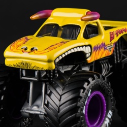 MONSTER JAM LEGACY TRUCKS MASINUTA METALICAEL TORO LOCO SCARA 1 LA 64 - Img 6