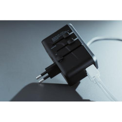 Verbatim UTA-04 Universal Travel Adapter with 1 x USB-C PD 61W & QC 3.0 / 1 x USB-C / 3 x USB-A