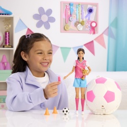 BARBIE TEAM ROTESTE SI DEZVALUIE PAPUSA BARBIE JUCATOARE DE FOTBAL - Img 6