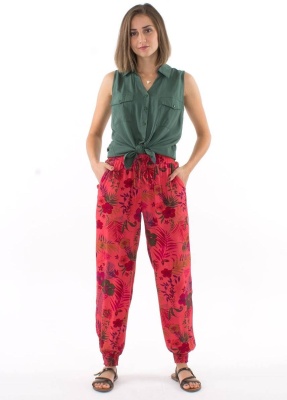 Pantaloni corai cu print tropical - Img 2
