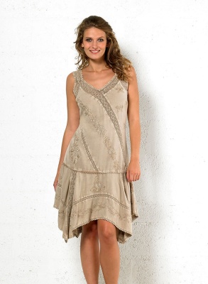 Rochie urban-chic cu croi asimetric