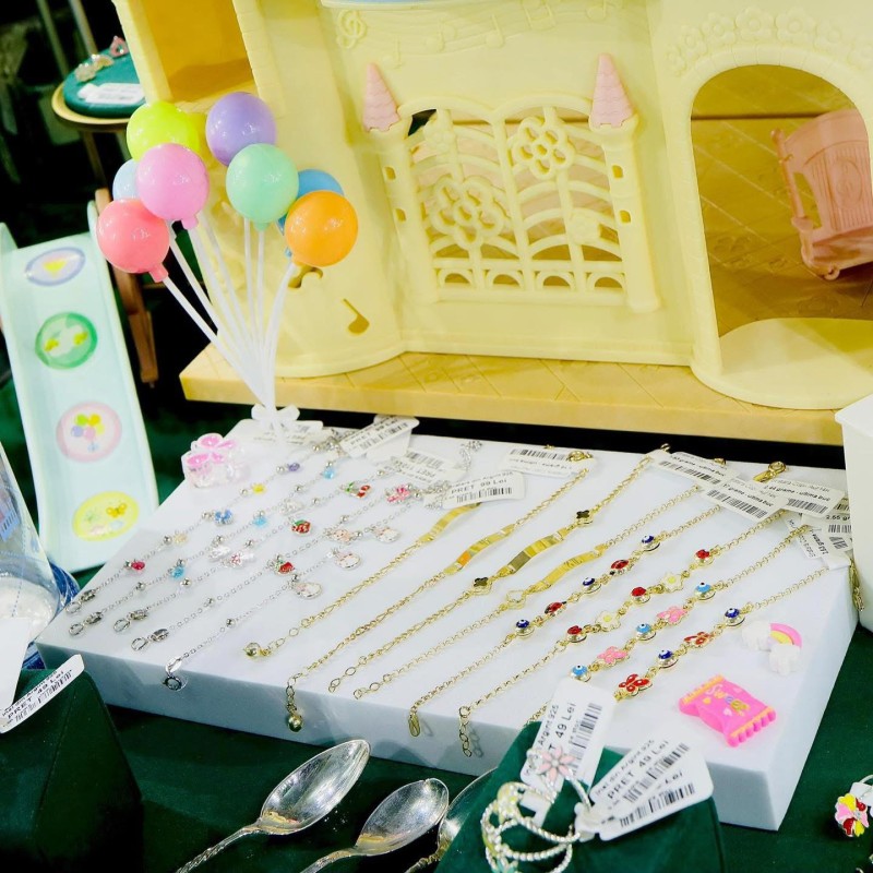 Bijuterii pentru bebeluși: Tot ce trebuie să știi despre cercei, brățări și accesorii personalizate