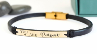 Bijuterii personalizate pentru bărbați – idei originale și semnificative