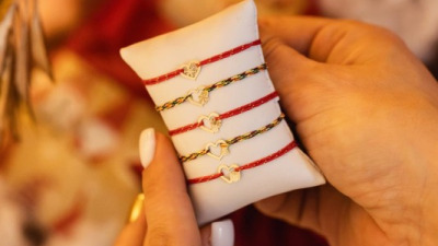 Iarna prin bijuteriile din aur – Magia sezonului redată în accesorii prețioase