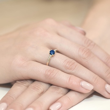 Inel Aur 14K cu Safir 0.50 ct si Diamante Naturale 0.05 ct