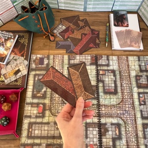 Giant Book of Battle Mats - Streets, Sewers & Cemeteries - Img 4