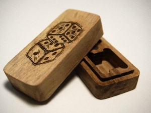 Natural Wood Dice Storage Box (Two D6-Dice)