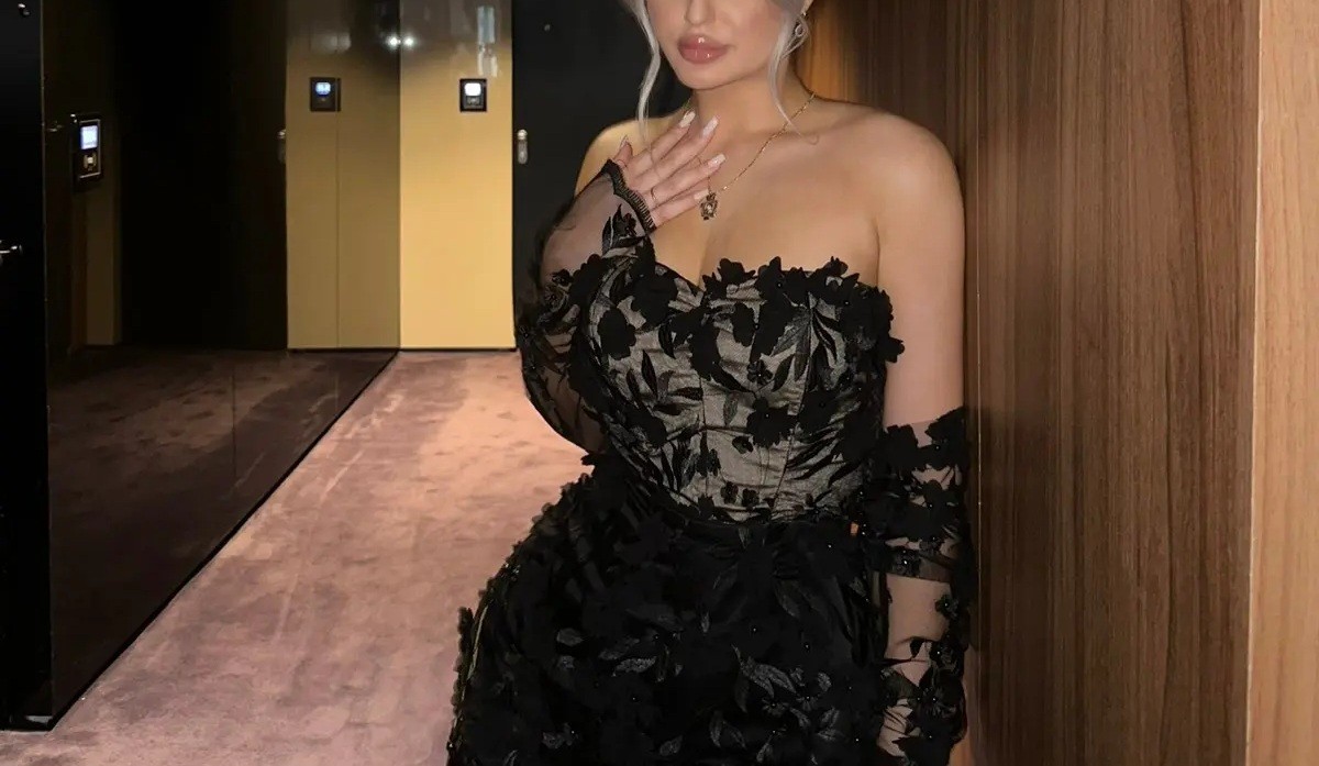 WOMEN ELEGANT