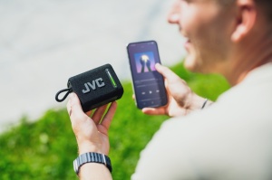 Boxa portabila JVC XS-E114B, 5W, radio FM, Bluetooth, IPX6, Litiu-ion 3,7 V / 2000 mAh, negru - Img 9